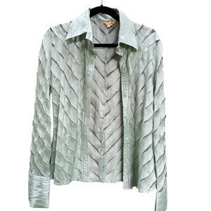 Vintage-Style Textured Button-Up Shirt in Mint Green